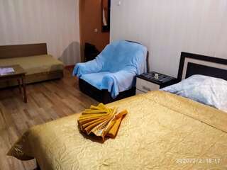 Апартаменты Apartment on Prospect Octyabrya Гомель Семейный номер с балконом-2