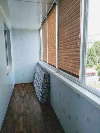 Апартаменты Apartment on Prospect Octyabrya Гомель Семейный номер с балконом-22